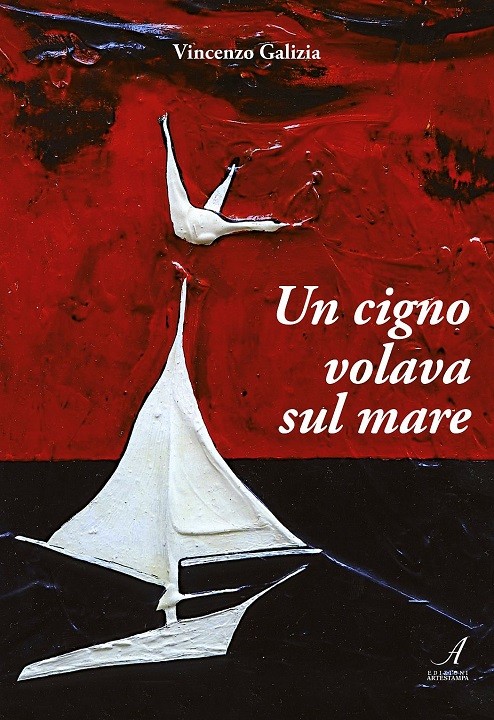 UN CIGNO VOLAVA SUL MARE