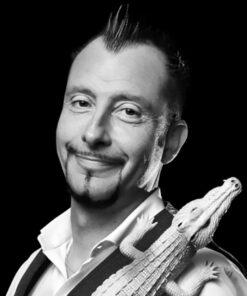 Alternative view of MO PENSA TE - ANDREA BARBI. Vent’anni di quesiti in TV con un coccodrillo in mano